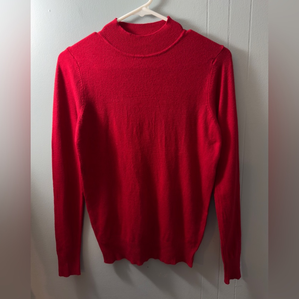 Emily Stacy Light Sweater, Size Medium. Red.